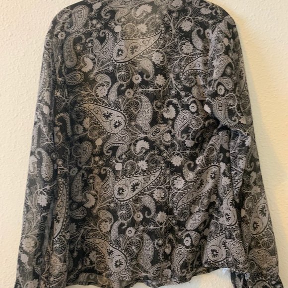 Black & White patterned blouse - Picture 2 of 3